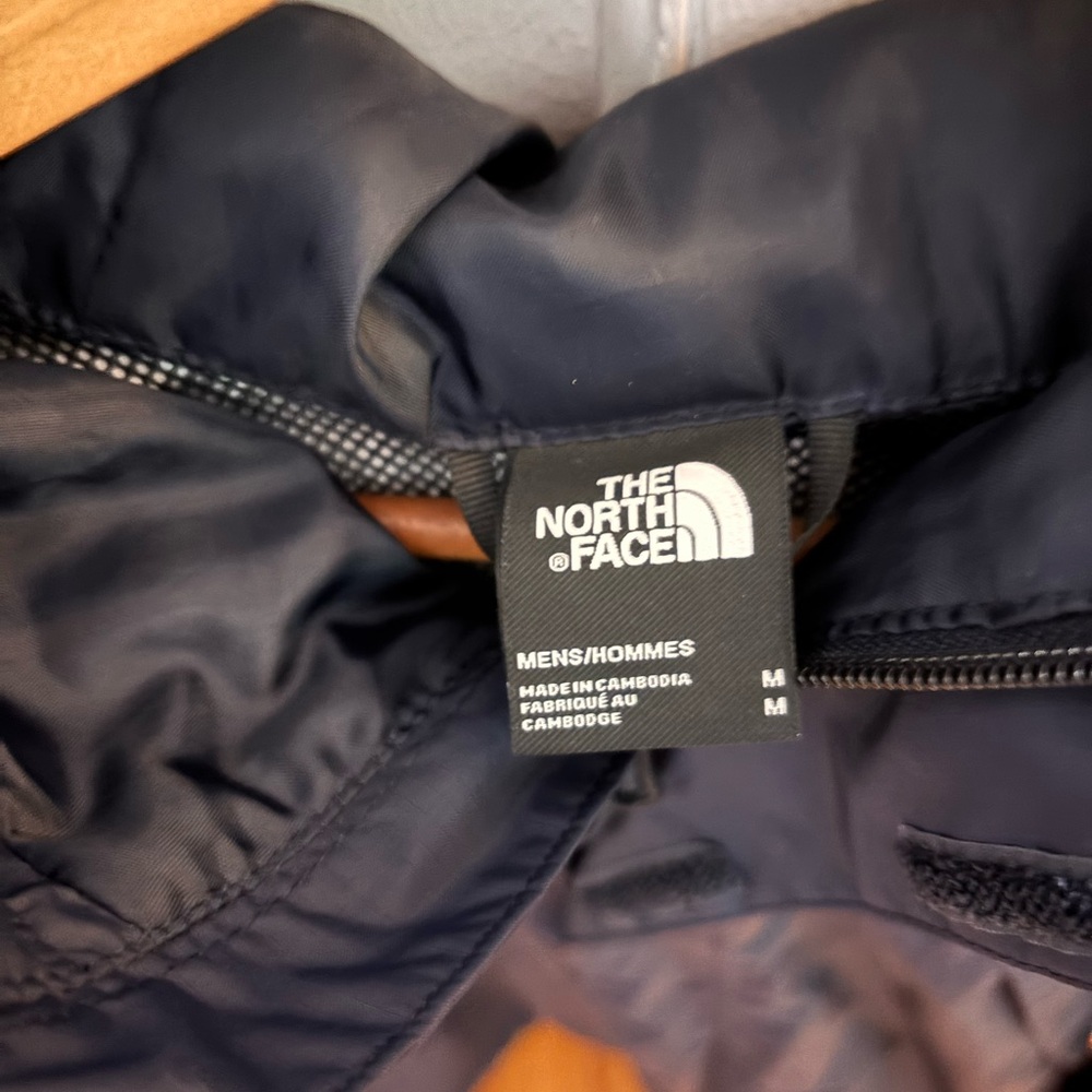 The North Face Men's Black Raincoat - Picture 3 of 5